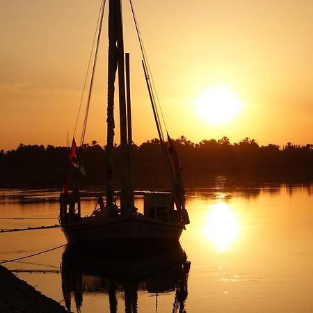 Отель Jj Jamaica Felucca Асуан Экстерьер фото