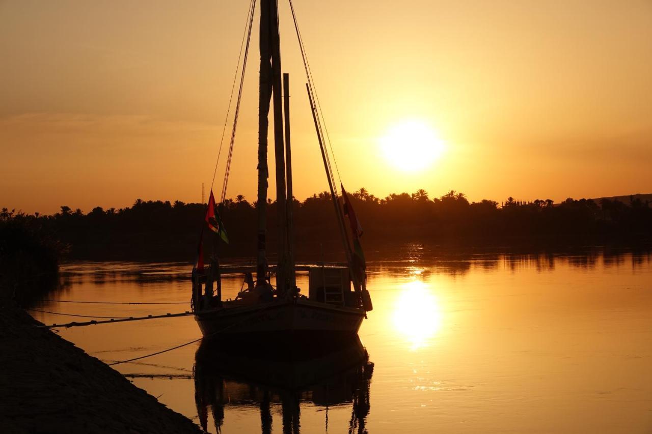 Отель Jj Jamaica Felucca Асуан Экстерьер фото