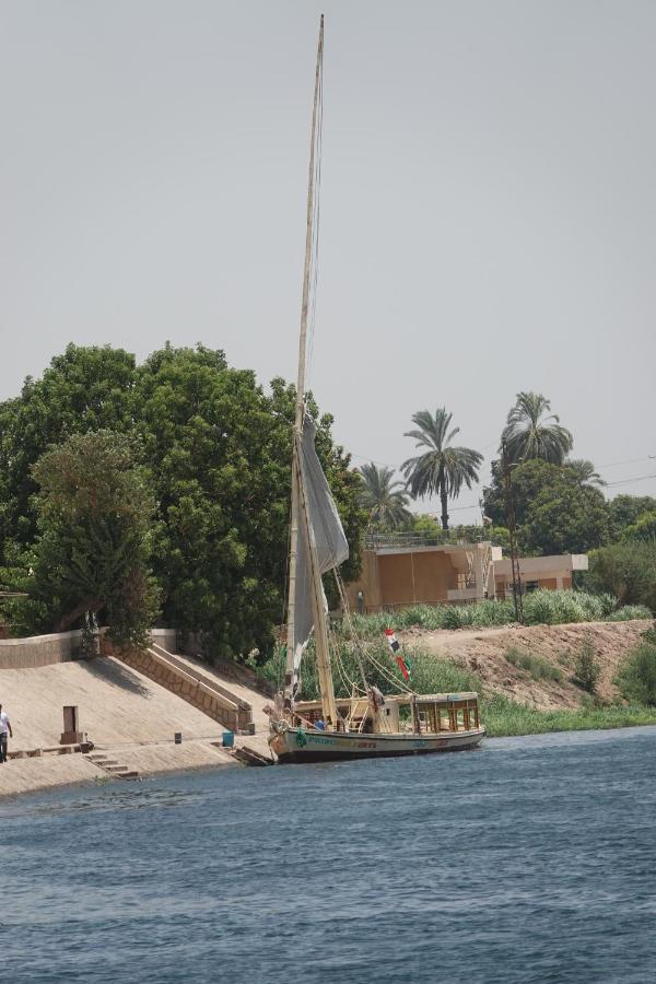Отель Jj Jamaica Felucca Асуан Экстерьер фото